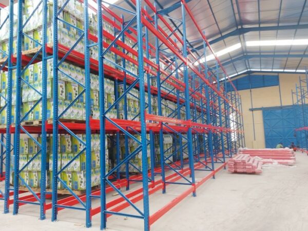 RAK PALLET BESI GUDANG HEAVY DUTY TIPE RR-2000 RAJARAK: Solusi Penyimpanan Barang Berat & Volume Besar untuk Gudang Modern